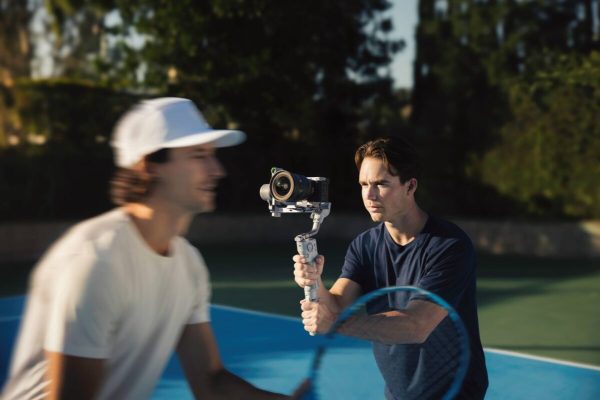 DJI RS4 Mini cho phép chuyển đổi nhanh nhất giữa chế độ quay ngang và dọc, giúp người dùng linh hoạt hơn trong quá trình sáng tạo nội dung